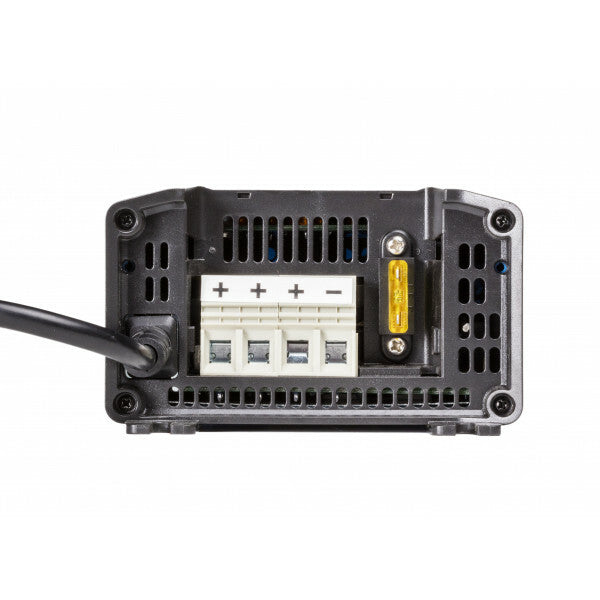 Victron Blue Smart IP22 Acculader 24/16 (3) UK BS1363 Aansluiting!